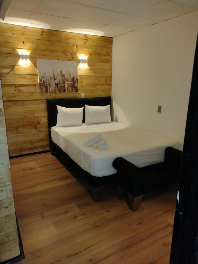 Santa Maria Express Hotel Santiago Buitenkant foto